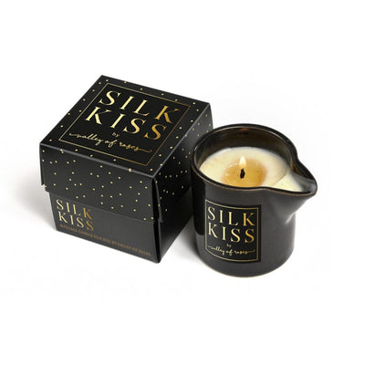 Valley of Roses 70 g Silk Kiss Soothing Candle | Amber and Saffron